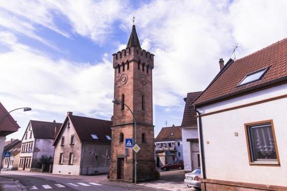 Glockenturm im Ortsteil Altstadt